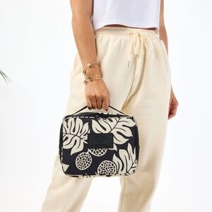 NWT ALOHA Collection lunchbox Holomua Ulu print